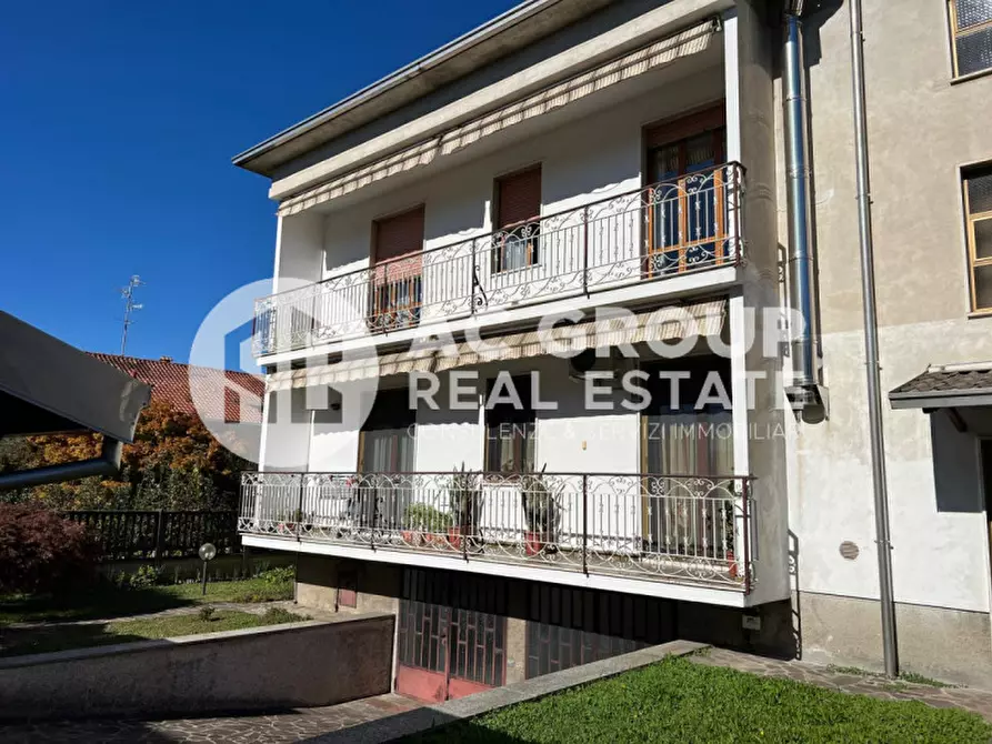 Immagine 2 di Appartamento in vendita  in Via Vittorio Veneto a Solaro