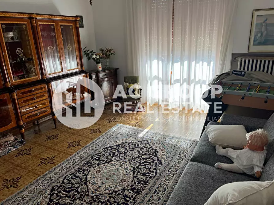 Immagine 10 di Appartamento in vendita  in Via Vittorio Veneto a Solaro