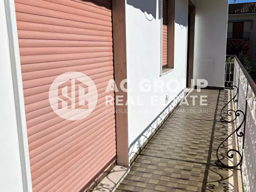 Immagine 25 di Appartamento in vendita  in Via Vittorio Veneto a Solaro