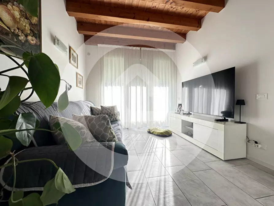 Immagine 3 di Casa trifamiliare in vendita  in Via Fratta a Borgoricco