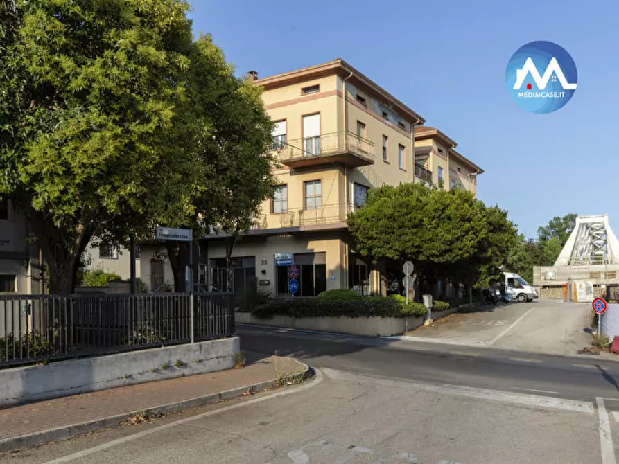 Immagine 3 di Appartamento in vendita  in via fossombrone a Pesaro