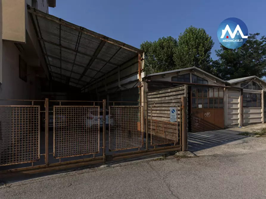 Immagine 8 di Appartamento in vendita  in via fossombrone a Pesaro