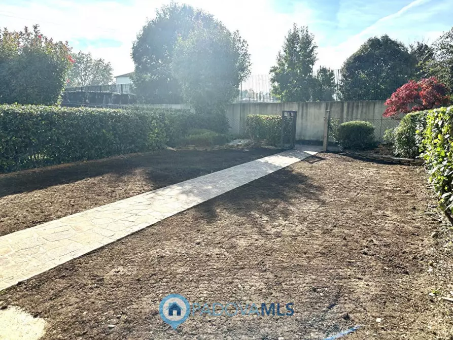 Immagine 25 di Villetta a schiera in vendita  in Lungargine Brusegana a Padova