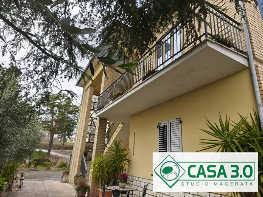 Immagine 2 di Casa indipendente in vendita  in Contrada Cimarella a Macerata