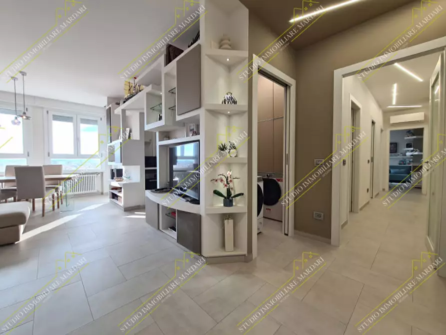 Immagine 3 di Appartamento in vendita  in Strada Morane 275 a Modena