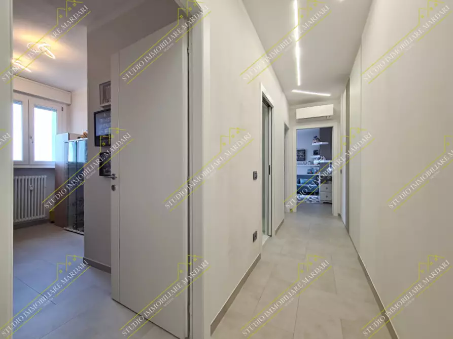 Immagine 17 di Appartamento in vendita  in Strada Morane 275 a Modena