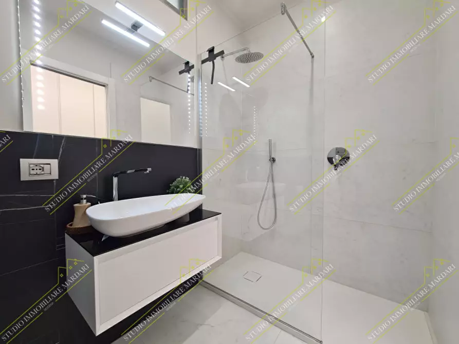 Immagine 28 di Appartamento in vendita  in Strada Morane 275 a Modena