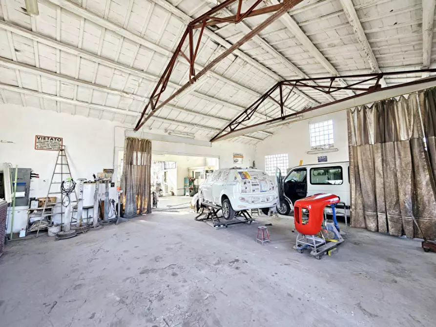 Immagine 3 di Laboratorio in vendita  in VIA VENTOTTO APRILE a Solesino