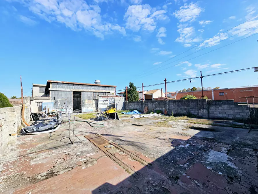 Immagine 4 di Laboratorio in vendita  in VIA VENTOTTO APRILE a Solesino