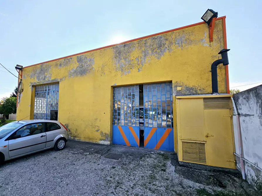 Immagine 10 di Laboratorio in vendita  in VIA VENTOTTO APRILE a Solesino