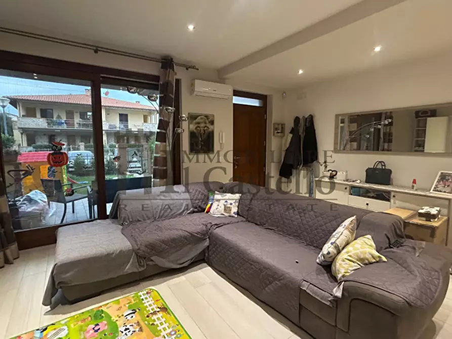 Immagine 8 di Appartamento in vendita  a Castiglione Del Lago