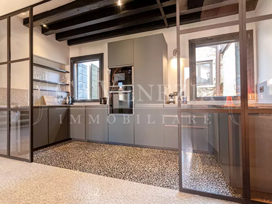 Immagine 14 di Appartamento in vendita  a Venezia