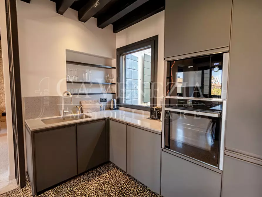 Immagine 15 di Appartamento in vendita  a Venezia