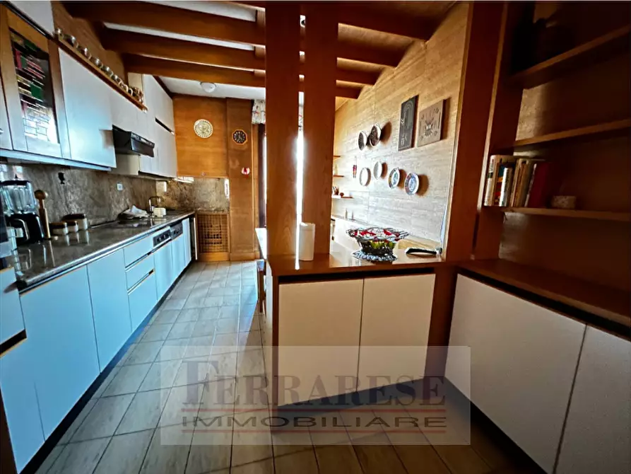 Immagine 14 di Appartamento in vendita  in Piazza Alcide De Gasperi, 22 a Padova