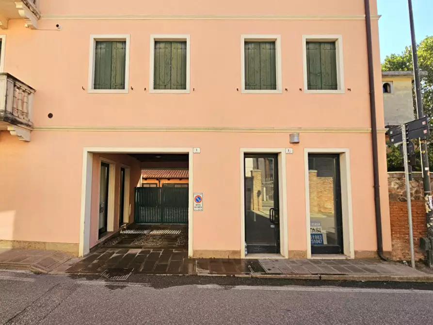Immagine 6 di Negozio in affitto  in VIA MOLINI a Este