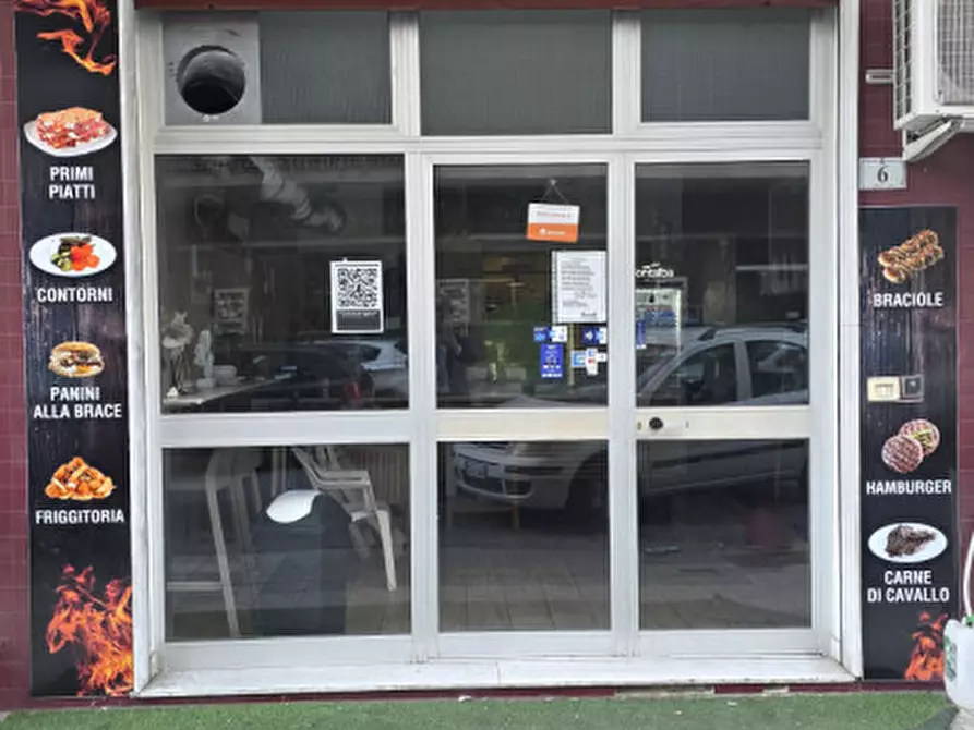 Immagine 9 di Negozio in affitto  in Via Vittorio Veneto a Milazzo