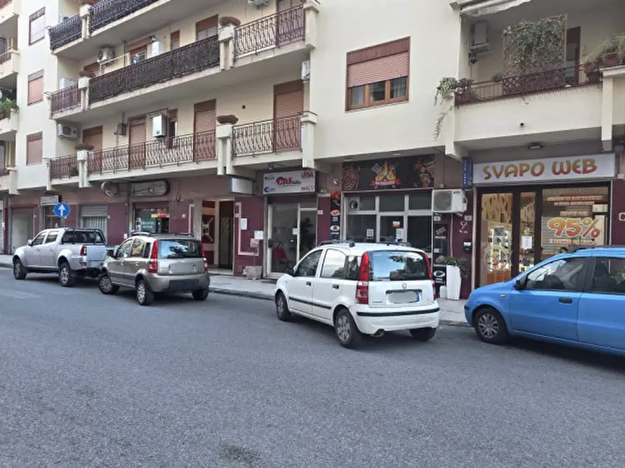 Immagine 10 di Negozio in affitto  in Via Vittorio Veneto a Milazzo