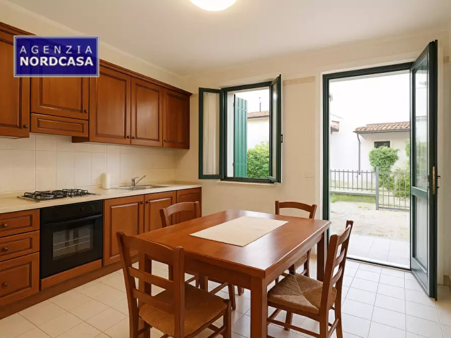 Immagine 3 di Casa bifamiliare in vendita  in Via Caleselle di Oriago a Mira