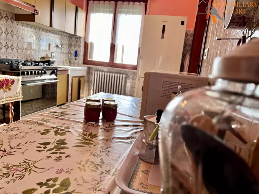 Immagine 10 di Villa in vendita  in via Cappello a Sommacampagna