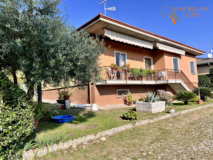 Immagine 38 di Terreno in vendita  in via Cappello a Sommacampagna