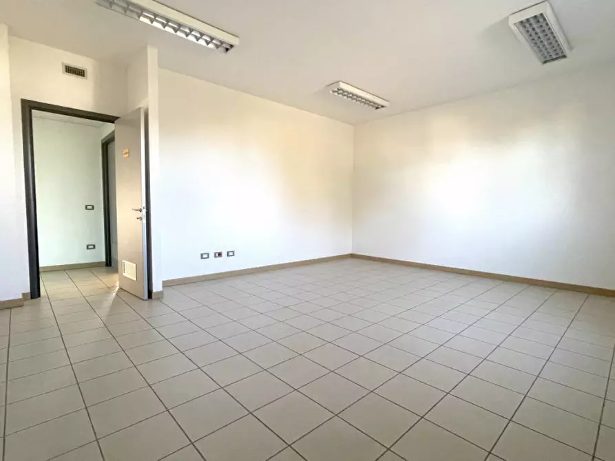 Immagine 21 di Ufficio in affitto  a Conselve