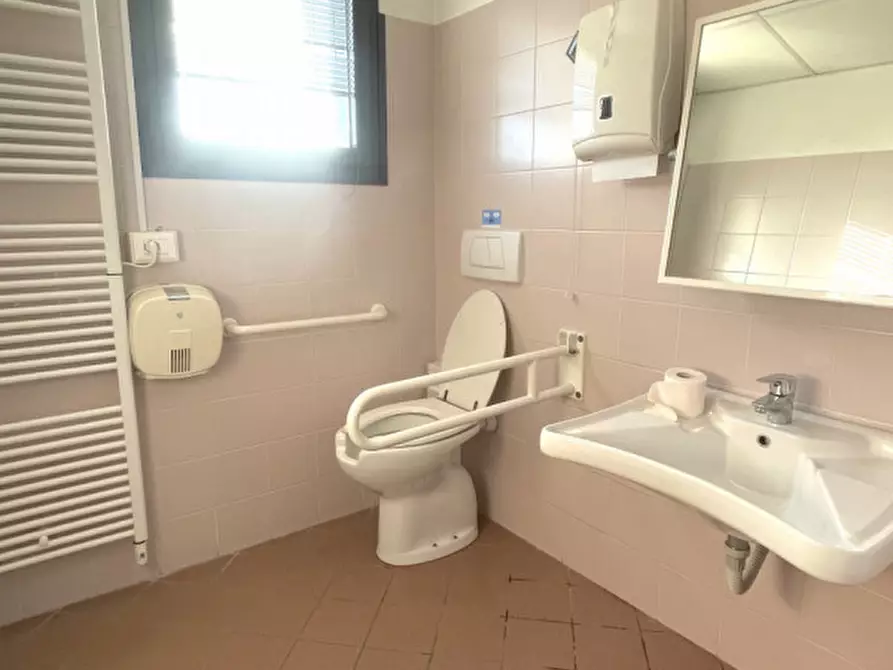 Immagine 24 di Ufficio in affitto  a Conselve