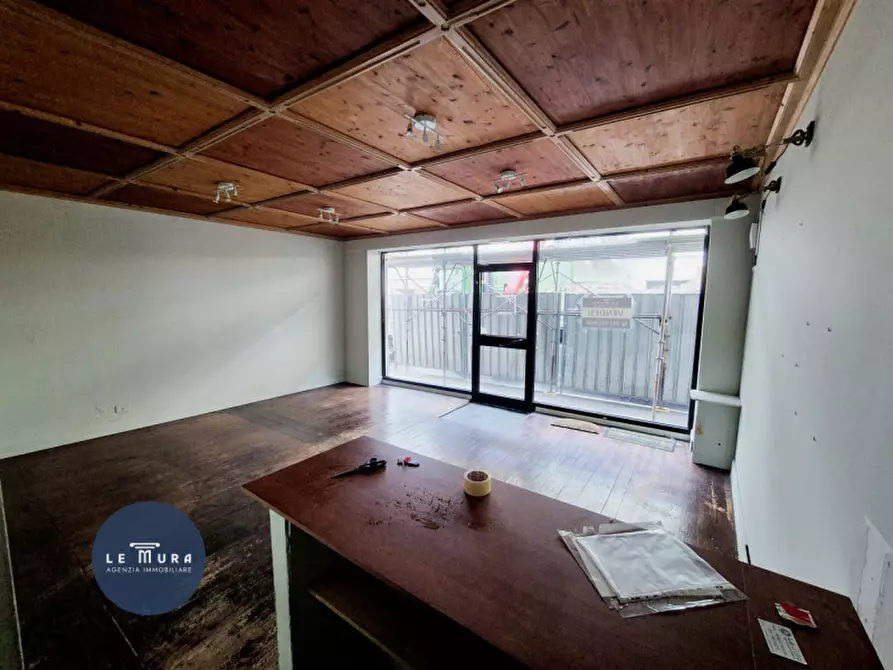 Immagine 9 di Negozio in vendita  in via Dante Alighieri 12 a Gradisca D'isonzo