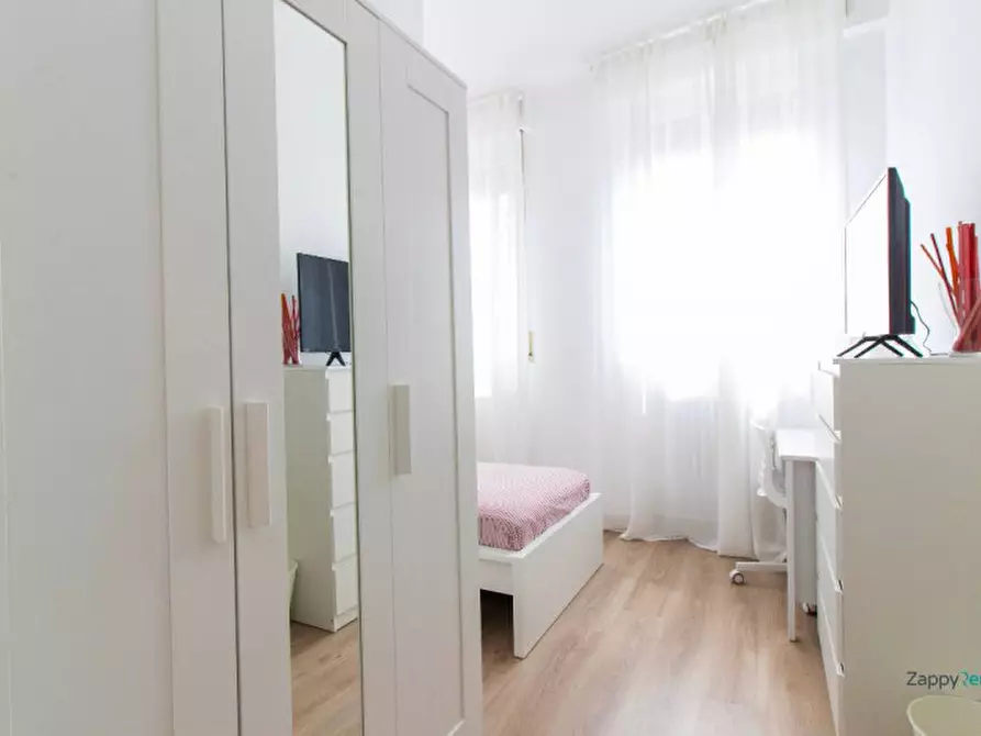 Immagine 1 di Camera in affitto  in Via Giuseppe Candiani a Milano