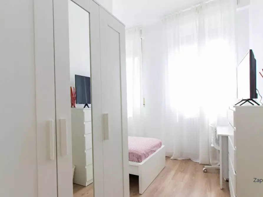 Immagine 21 di Camera in affitto  in Via Giuseppe Candiani a Milano