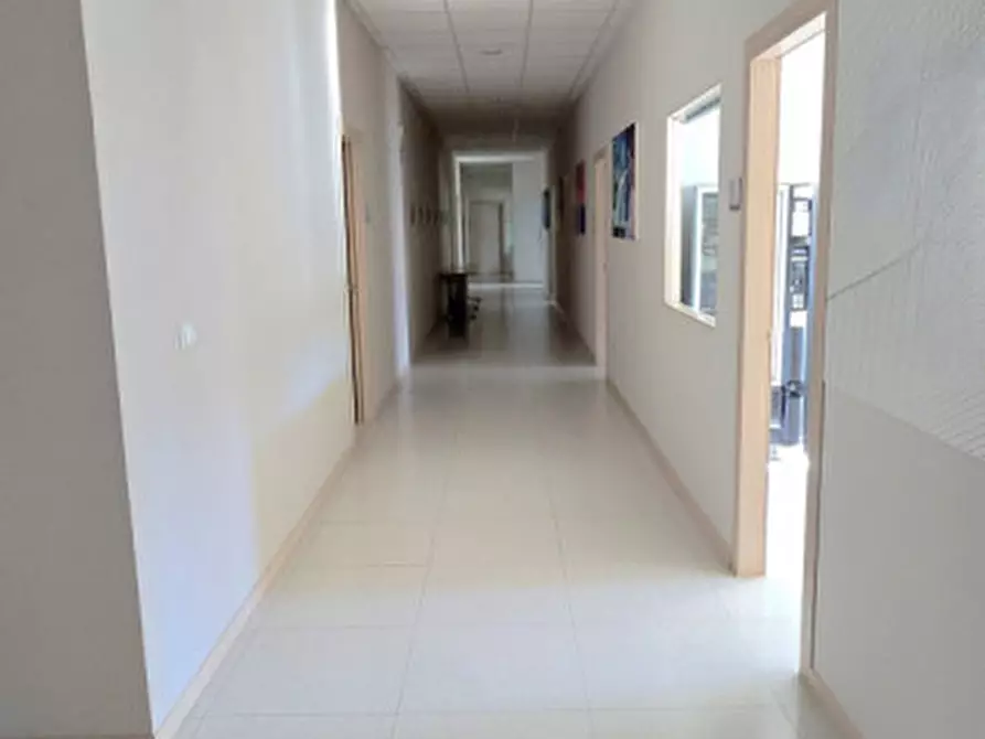 Immagine 5 di Ufficio in vendita  in via mengolina a Faenza