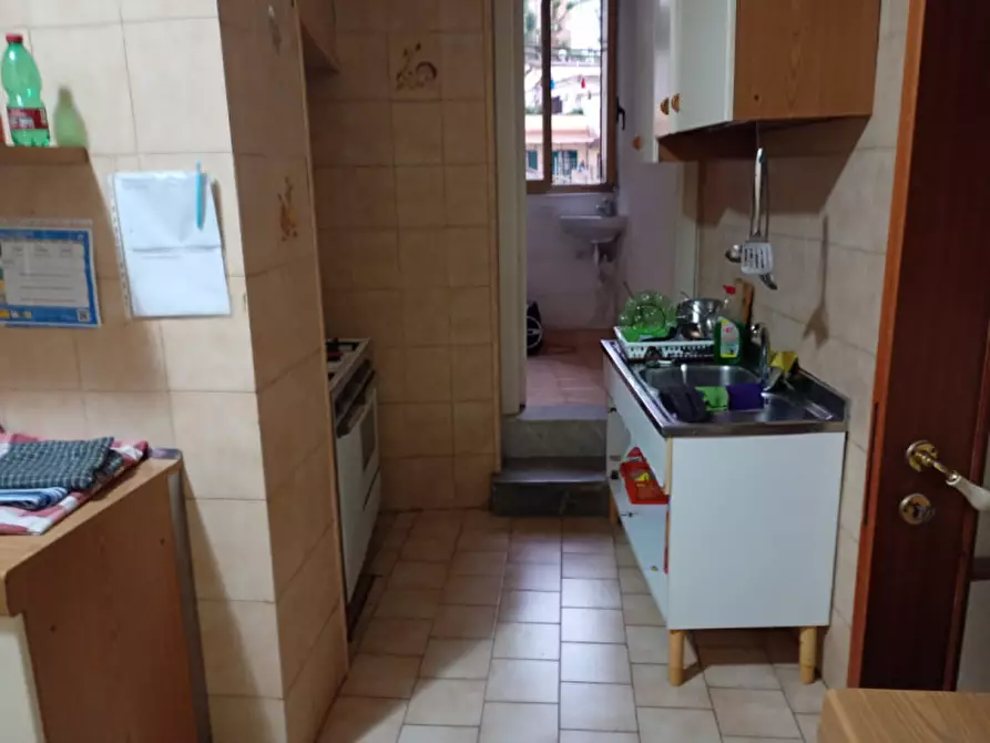 Immagine 8 di Camera in affitto  in corso amedeo di savoia 272 a Napoli