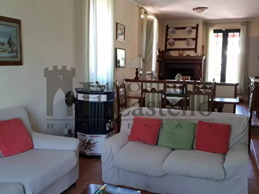 Immagine 6 di Villa in vendita  in Via Roma a Castiglione Del Lago