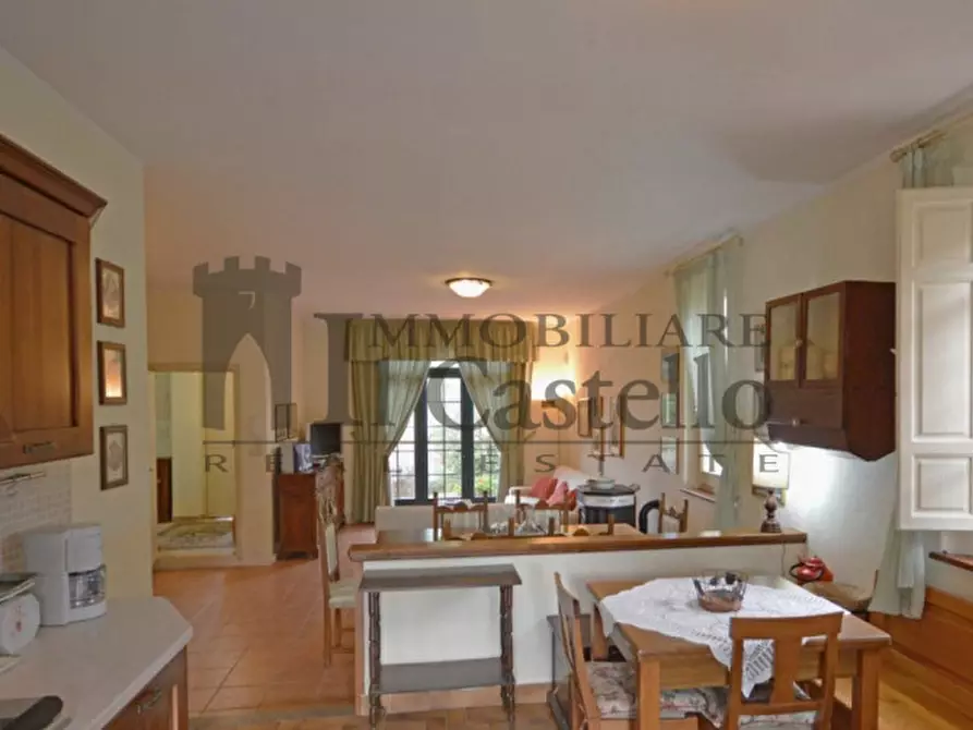 Immagine 7 di Villa in vendita  in Via Roma a Castiglione Del Lago