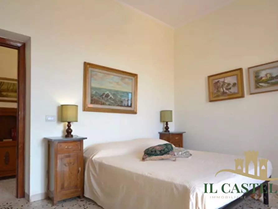 Immagine 10 di Villa in vendita  in Via Roma a Castiglione Del Lago