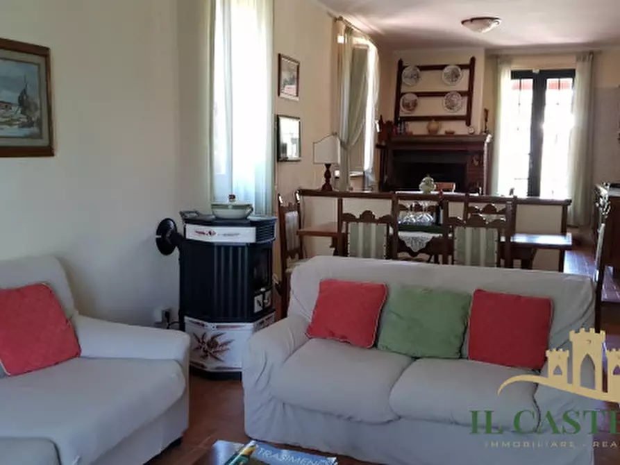 Immagine 11 di Villa in vendita  in Via Roma a Castiglione Del Lago