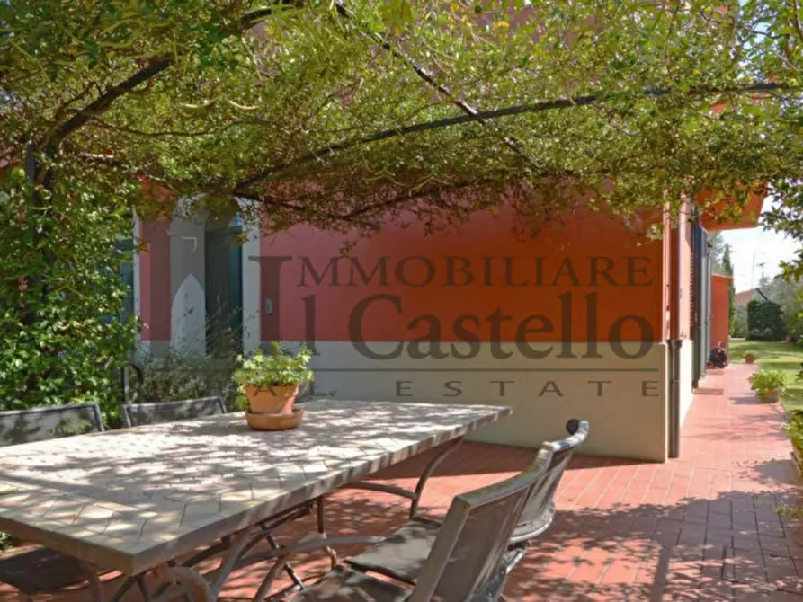 Immagine 13 di Villa in vendita  in Via Roma a Castiglione Del Lago