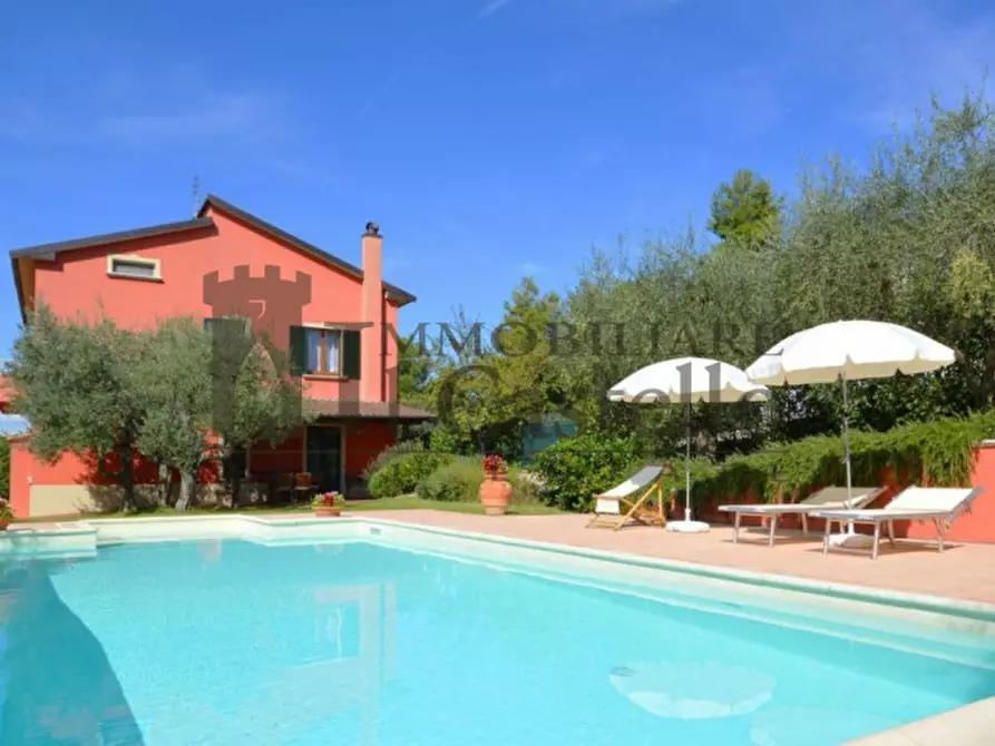 Immagine 16 di Villa in vendita  in Via Roma a Castiglione Del Lago