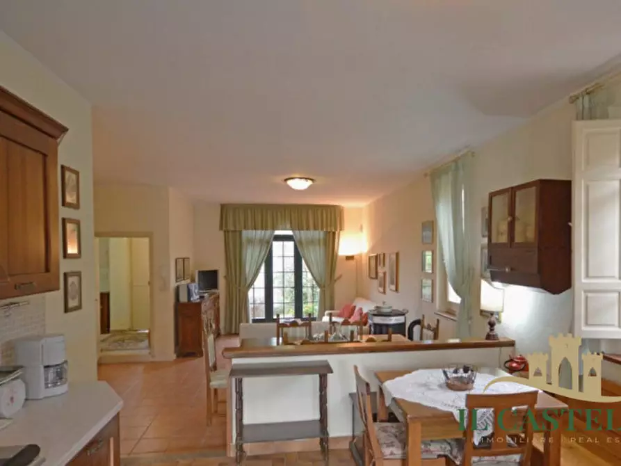 Immagine 19 di Villa in vendita  in Via Roma a Castiglione Del Lago