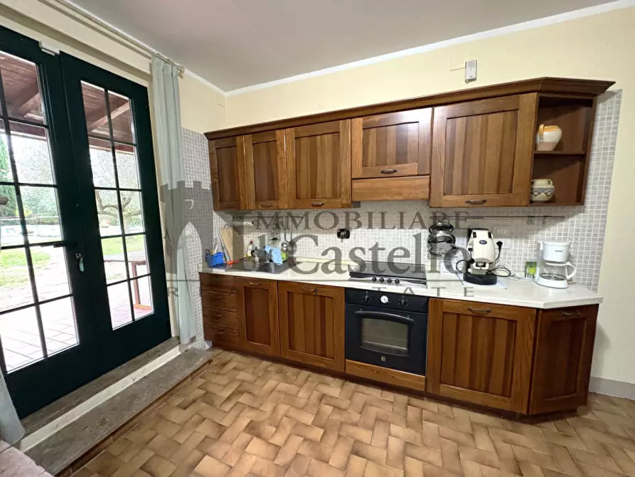 Immagine 19 di Villa in vendita  in Via Roma a Castiglione Del Lago