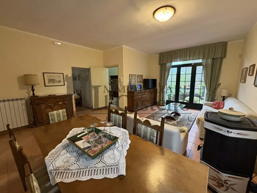 Immagine 21 di Villa in vendita  in Via Roma a Castiglione Del Lago