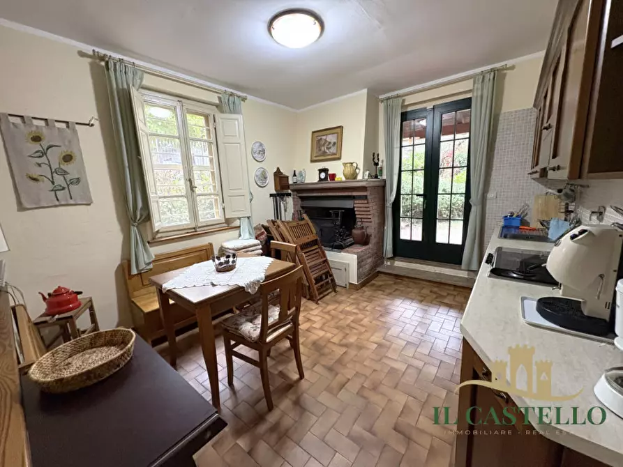 Immagine 22 di Villa in vendita  in Via Roma a Castiglione Del Lago