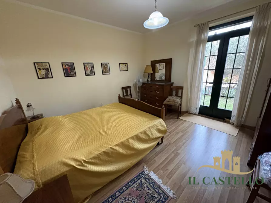 Immagine 29 di Villa in vendita  in Via Roma a Castiglione Del Lago