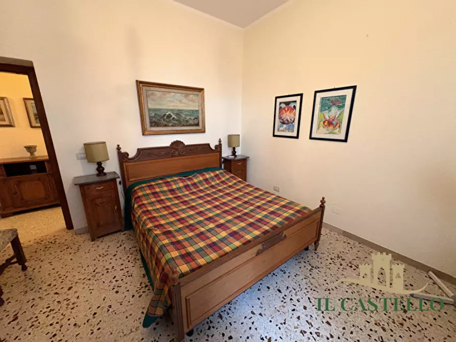Immagine 30 di Villa in vendita  in Via Roma a Castiglione Del Lago