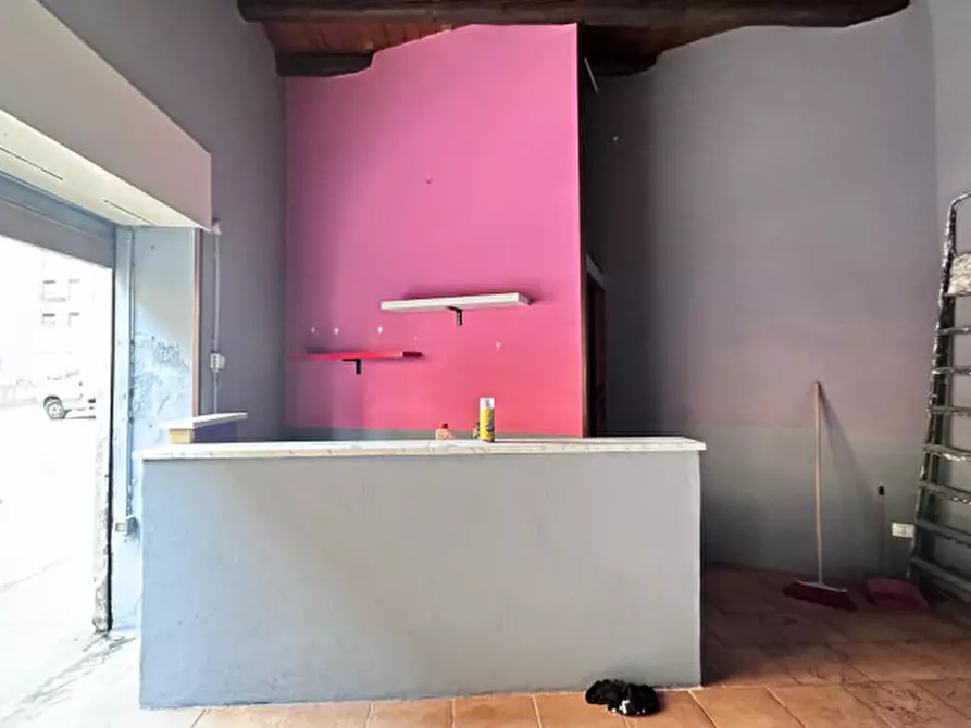 Immagine 13 di Negozio in affitto  a Palermo