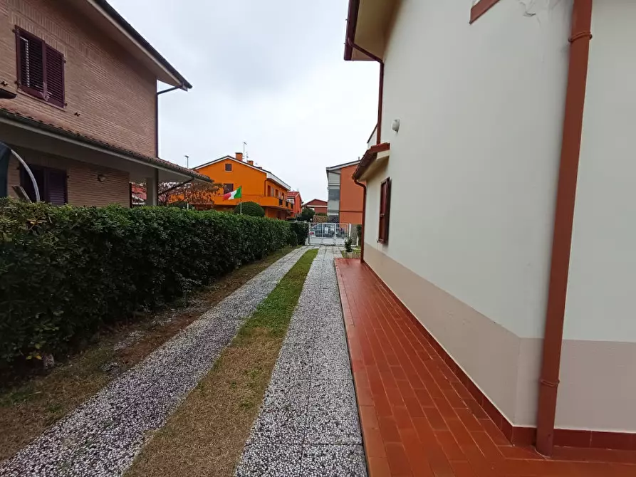 Immagine 4 di Villa in vendita  in Lungomare di Rocca Priora a Falconara Marittima