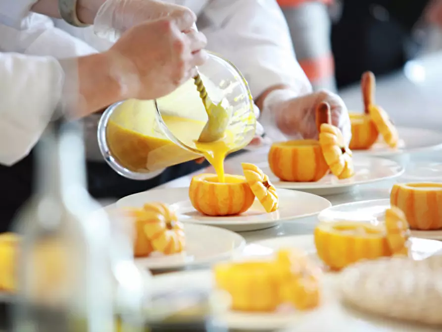 Immagine 2 di Attività commerciale in vendita  a Padova