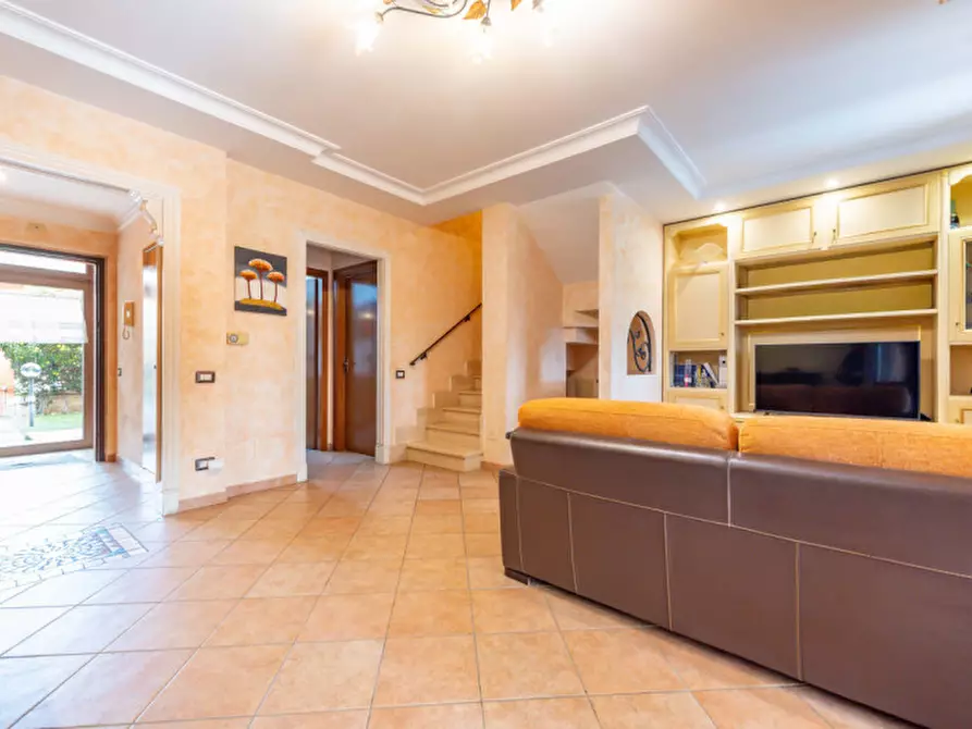 Immagine 3 di Villetta a schiera in vendita  in Via Padre Fortunato Scipioni 5 a Roma