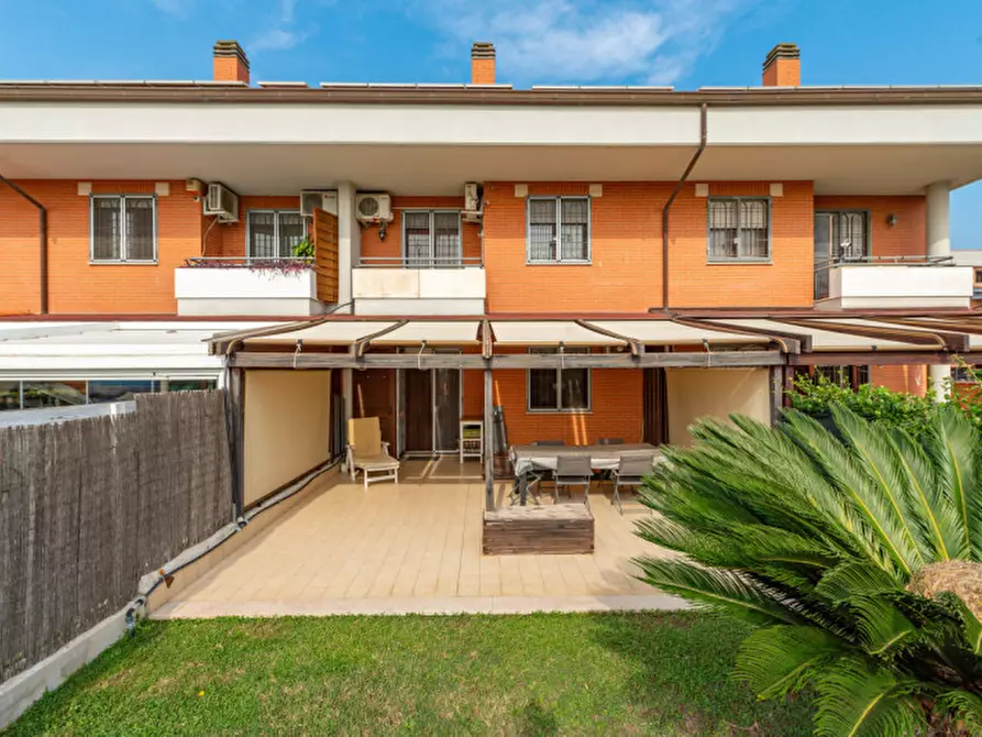 Immagine 41 di Villetta a schiera in vendita  in Via Padre Fortunato Scipioni 5 a Roma