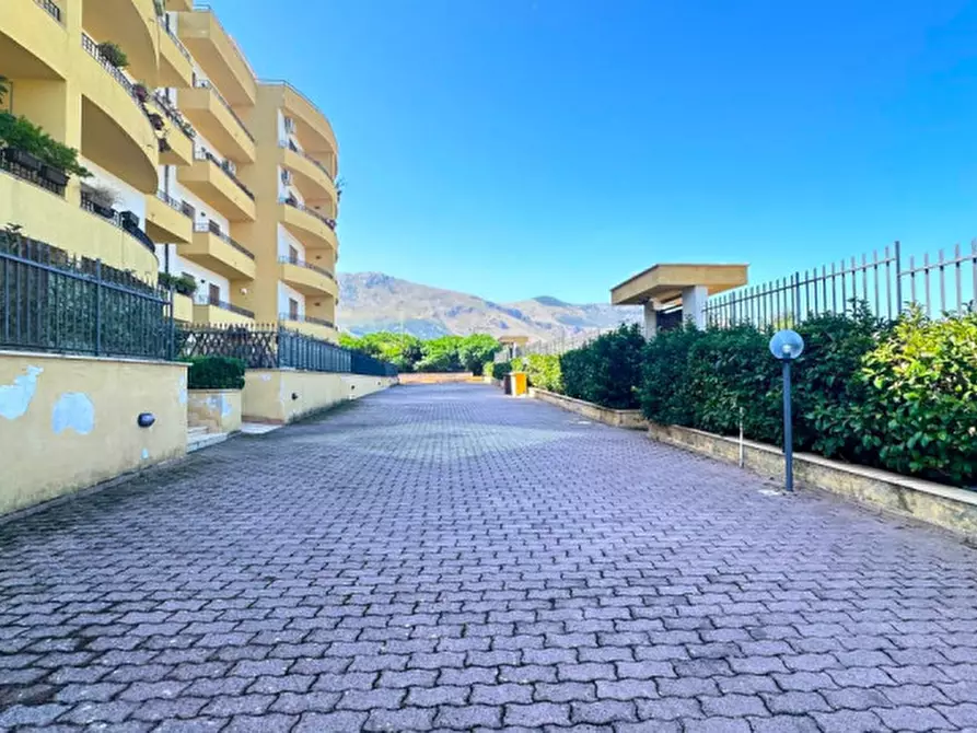 Immagine 2 di Appartamento in vendita  a Carini