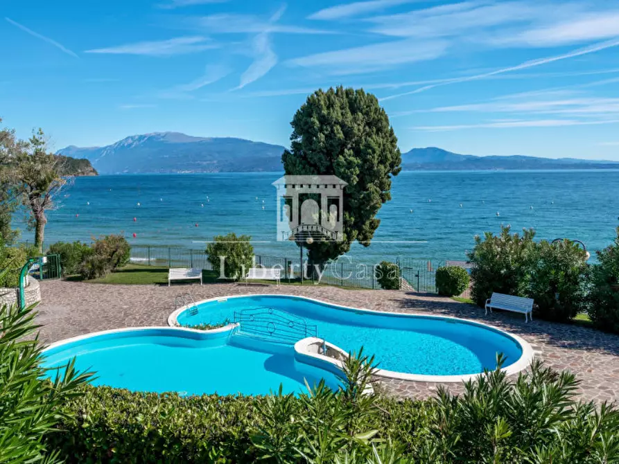 Immagine 2 di Appartamento in vendita  in Via Sasselle a Manerba Del Garda